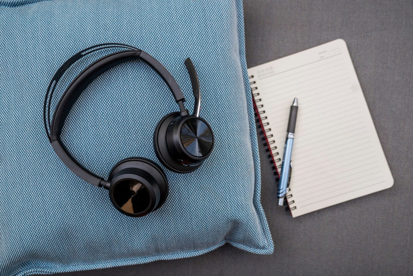 Poly Voyager Focus 2 USB-C-C Headset - Headset - Stereo